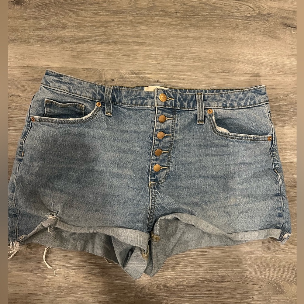 Universal Thread Cutoff Jean Shorts